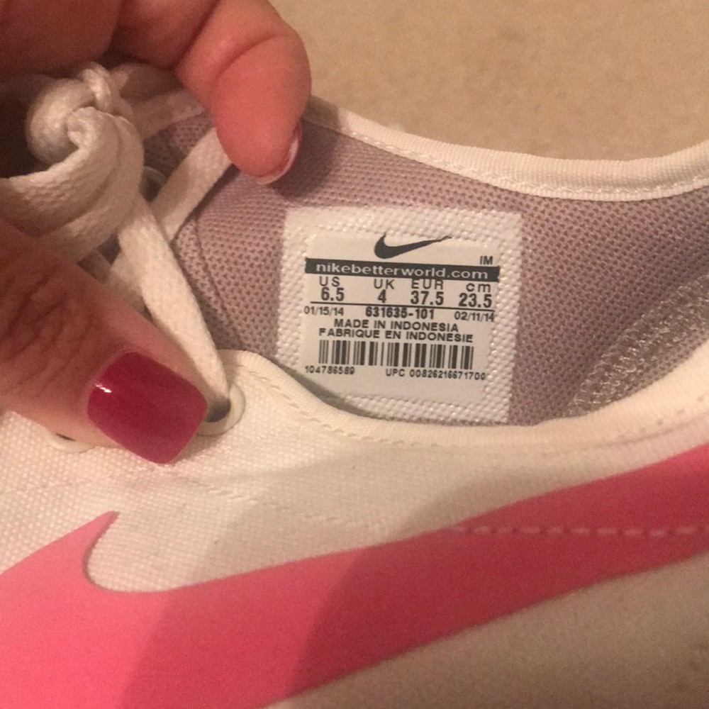 Nike Athletic Shoes - Picture 4 of 4